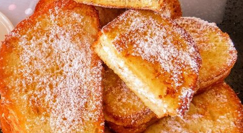 Croutons with Curd Filling