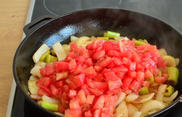 Pork Stewed with Prunes and Celery in Tomato-Wine Sauce step 10