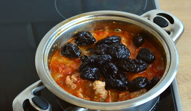 Pork Stewed with Prunes and Celery in Tomato-Wine Sauce step 15