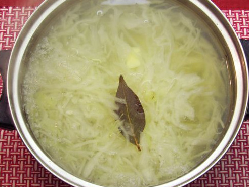 Cabbage Soup with Canned Fish and Tomato Paste step 5