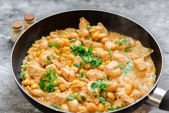 Chicken Fillet Stewed with Corn and Beans, in Cream step 8