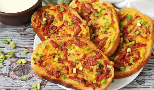Hot Sandwiches with Sausage and Potatoes (in a Pan)