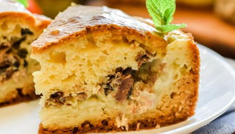 Jellied Pie with Sour Cream, Potatoes and Canned Fish
