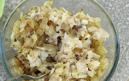 Sandwiches with Pollock and Fried Onion Spread step 7