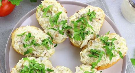 Sandwiches with Pollock and Fried Onion Spread