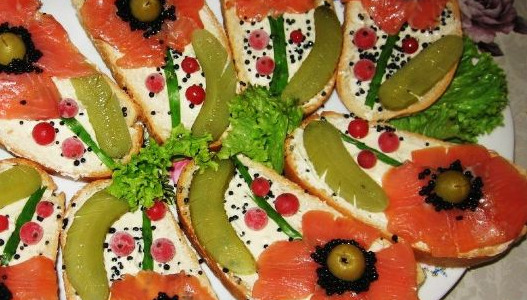 Sandwiches “Red Poppies”