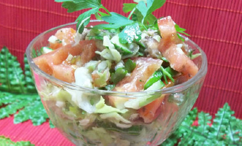 Salad with Canned Fish and Fresh Vegetables