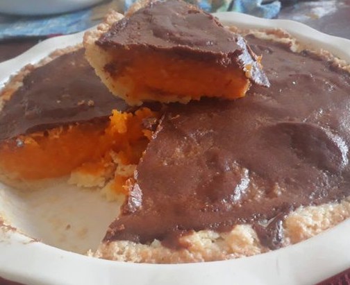 Pumpkin Pie with Tangerines and Chocolate Glaze