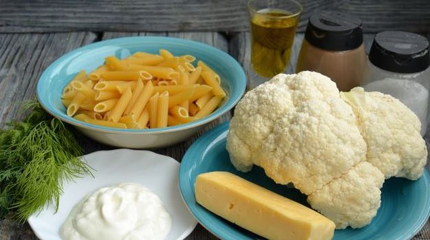 Cauliflower Baked with Macaroni and Cheese step 1