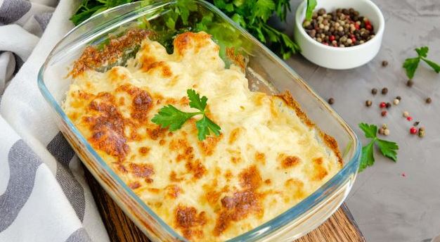 Cauliflower Baked with Cream and Cheese