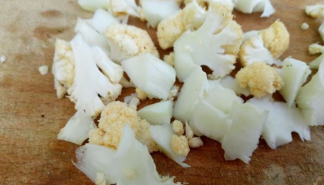 Cauliflower Casserole with Cottage Cheese step 1
