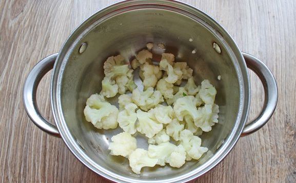 Cauliflower, Minced Meat and Zucchini Casserole step 2