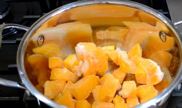 Cottage cheese and pumpkin casserole with dried apricots step 1