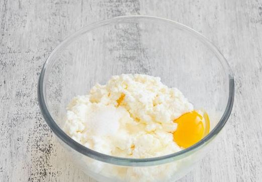 Cottage Cheese Casserole with Apple (in the Microwave) step 1