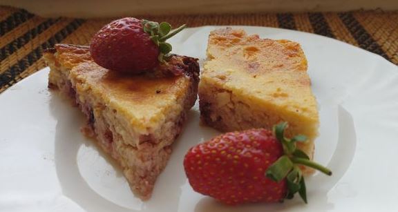 Cottage Cheese Casserole with Apples and Berries