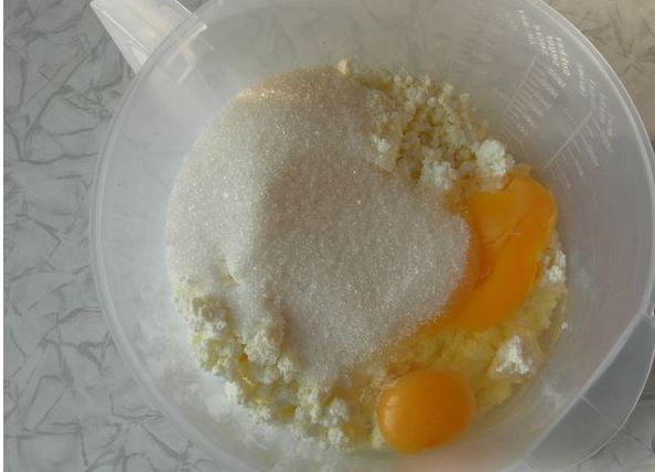 Cottage Cheese Casserole with Apples (no Flour) step 2