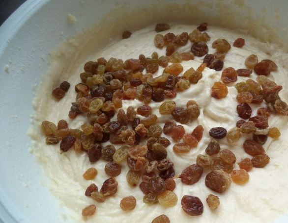 Cottage Cheese Casserole with Raisins step 2