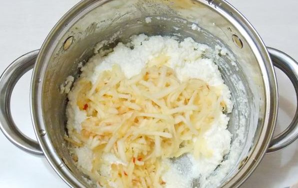 Curd Crumble with Apple step 4