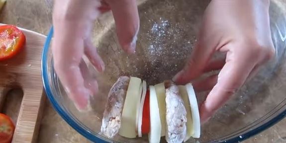 Cutlets with Potatoes in the Oven step 6