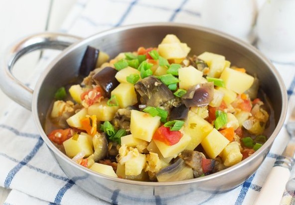Vegetable Stew with Eggplant, Zucchini and Lentils