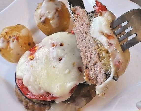 Minced Meat “Stacks” with Eggplant, Tomato and Pepper