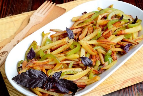 Fried Potatoes with Bell Peppers