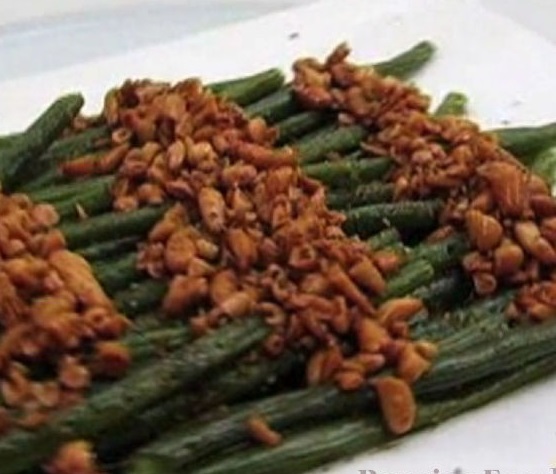 Green Beans with Pine Nuts