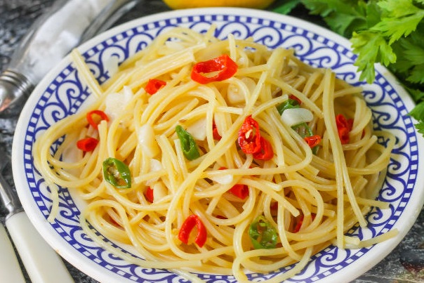 Spaghetti with Chili and Garlic