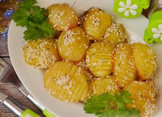 Baked Potatoes in Sesame