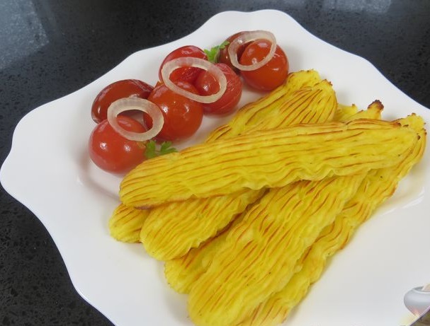 Potato Sticks with Cheese (in the Oven)