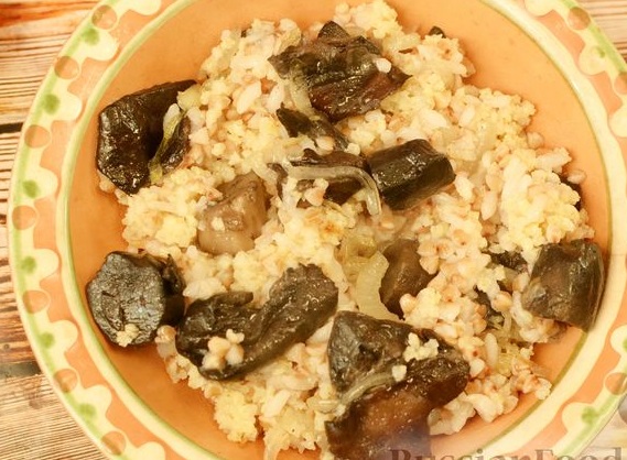 Porridge “Partizanskaya” from Rice, Buckwheat and Millet, with Mushrooms