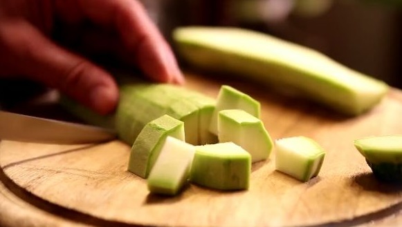 Rice Noodles with Zucchini Sauce step 2