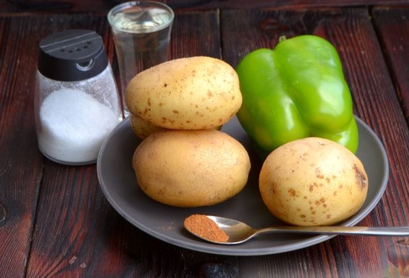 Fried Potatoes with Bell Peppers step 1