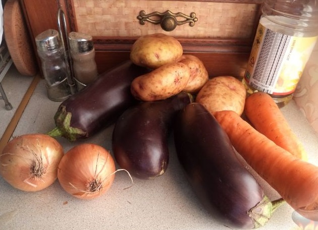 Eggplant and Potato Stew step 1