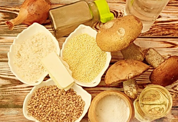 Porridge “Partizanskaya” from Rice, Buckwheat and Millet, with Mushrooms step 1