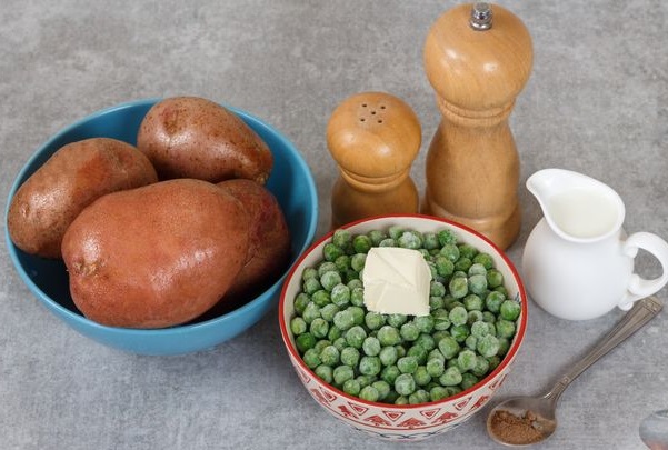 Mashed Potatoes with Green Peas step 1