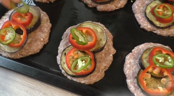 Minced Meat “Stacks” with Eggplant, Tomato and Pepper step 5