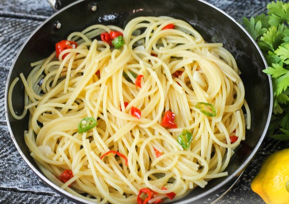 Spaghetti with Chili and Garlic step 6