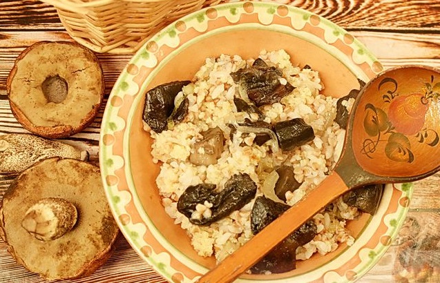 Porridge “Partizanskaya” from Rice, Buckwheat and Millet, with Mushrooms step 12