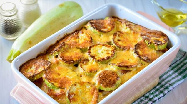 Fettuccine, Chicken and Zucchini Casserole with Cheese