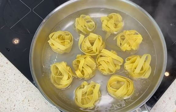 Fettuccine with Minced Meat and Mushrooms step 3