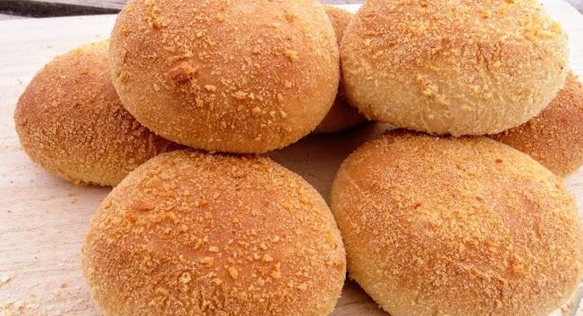 Filipino Bread (Pandesal)