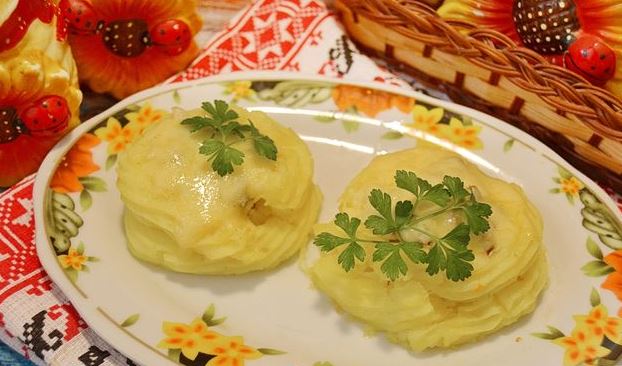 Fried Chanterelles in Potato “Baskets”
