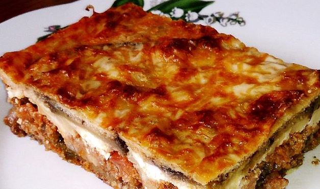 Greek Moussaka (Layered Casserole with Eggplant, Minced Meat and Milk Sauce)