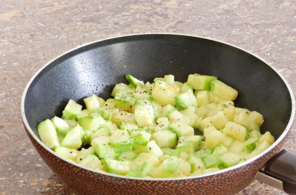 Light Zucchini Casserole with Feta Cheese step 2