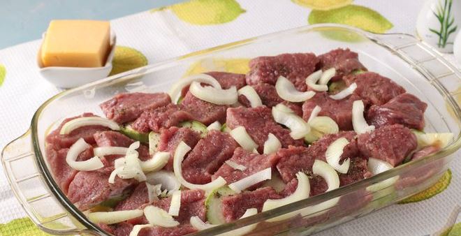 Meat Baked with Zucchini and Potatoes, Sour Cream and Cheese step 5