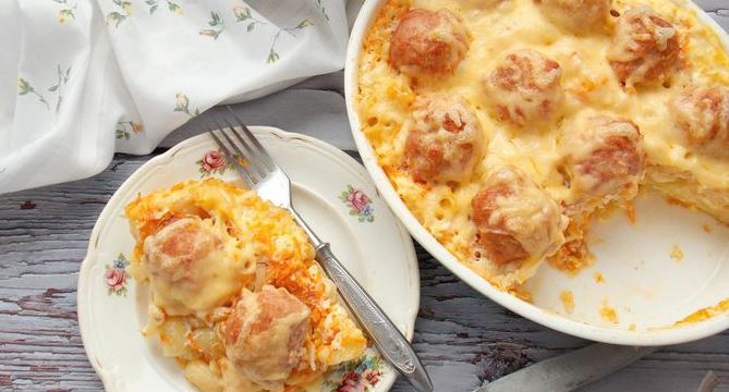 Meatballs with Cottage Cheese, Baked with Pasta