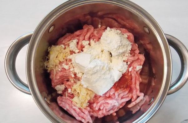 Meatballs with Cottage Cheese, Baked with Pasta step 2