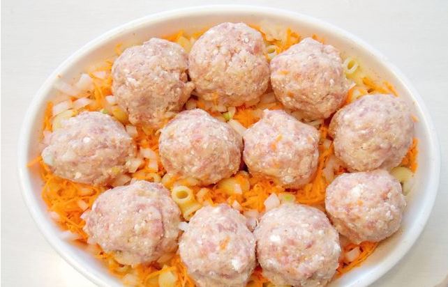 Meatballs with Cottage Cheese, Baked with Pasta step 8