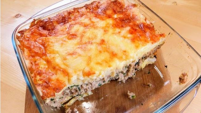 Minced Meat and Bread Casserole with Cheese Crust